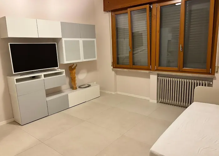 Holiday Home Parma بارما